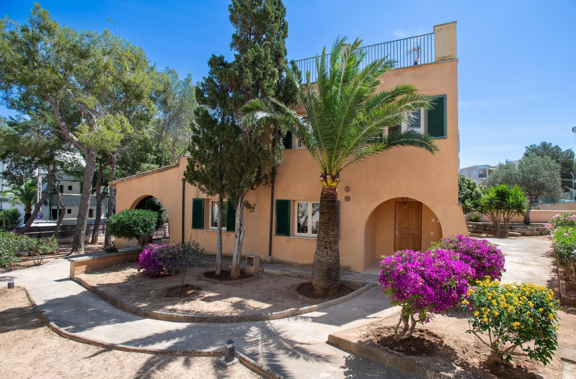 Paz Y Mar, Villa *
